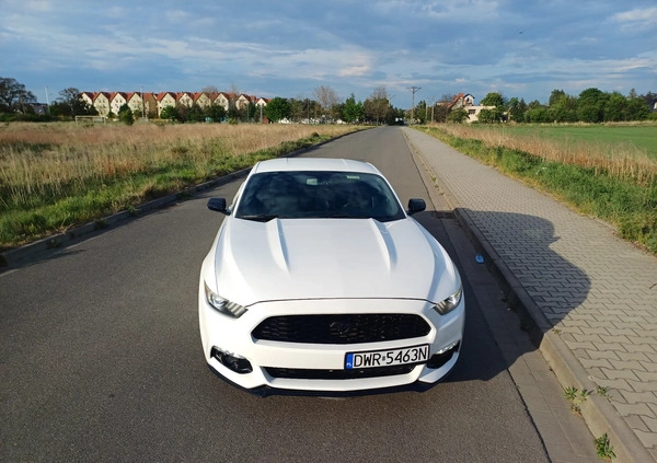 Ford Mustang cena 73000 przebieg: 116000, rok produkcji 2015 z Wrocław małe 46